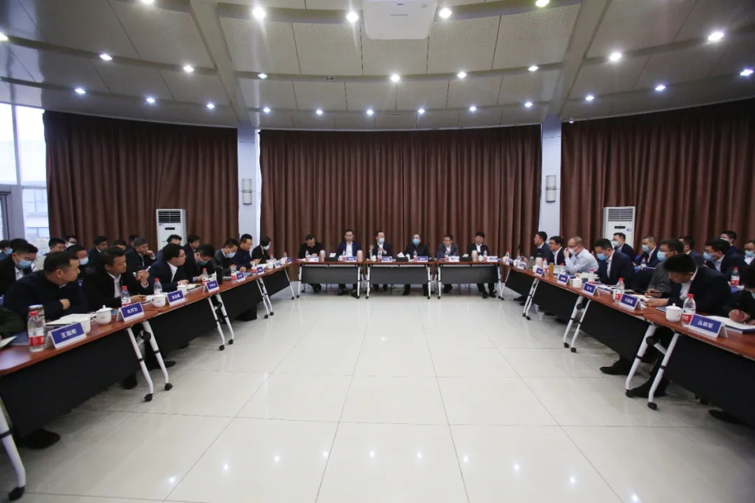 全力推进内外装一体化发展—— 365(vip)英国上市官网集团举行内外装营销系统培训交流会